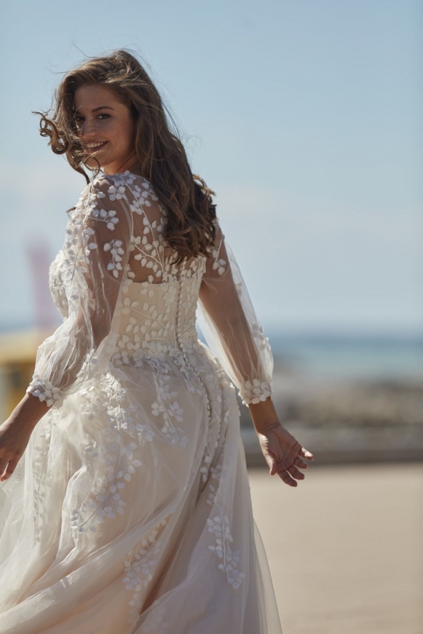 Amelie 35013 close back.jpg